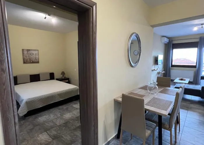 Penelope\'S Apartment Ιιι